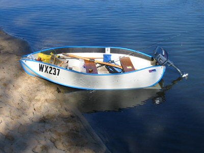 A plastic folding boat on Lake Tyers